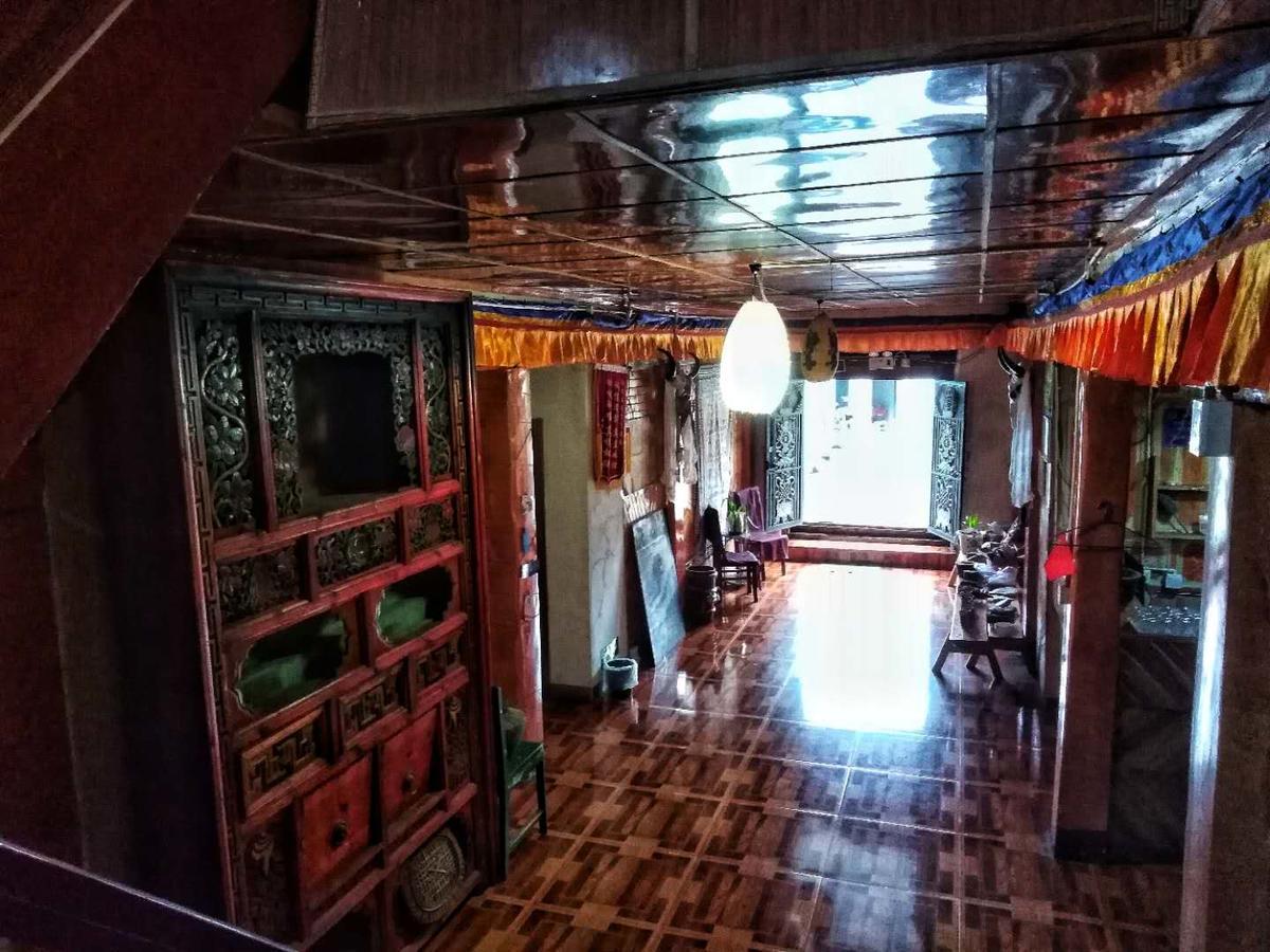 Zishuo Zihua Guest House Daocheng Eksteriør billede