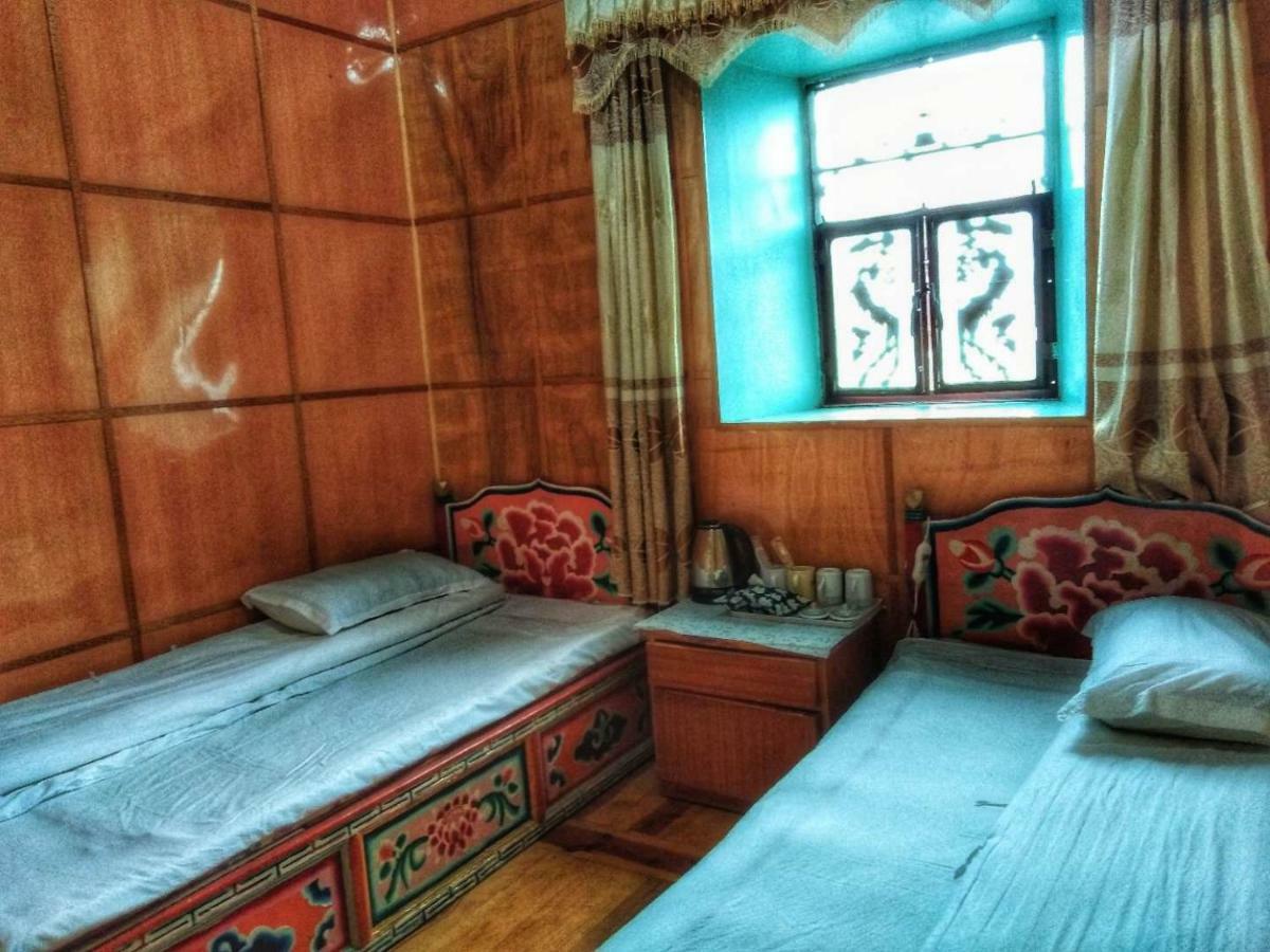 Zishuo Zihua Guest House Daocheng Eksteriør billede