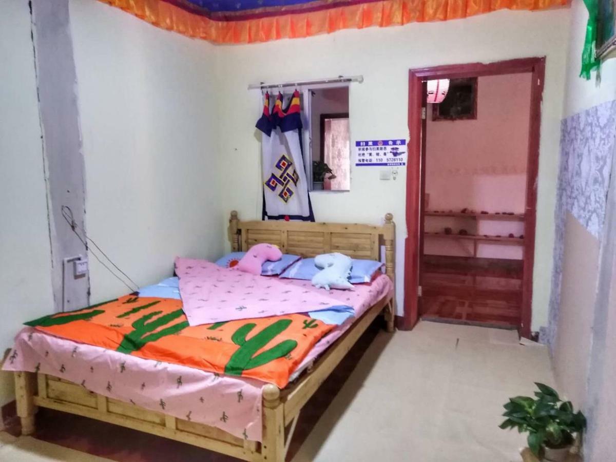 Zishuo Zihua Guest House Daocheng Eksteriør billede