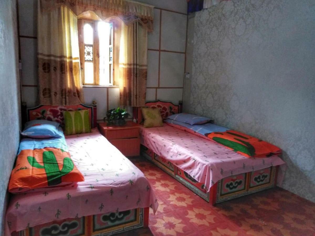 Zishuo Zihua Guest House Daocheng Eksteriør billede